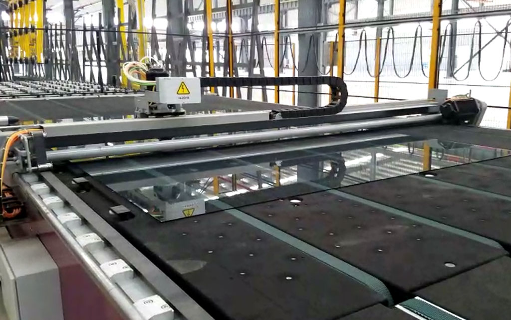 平面玻璃切削液是怎么樣防止玻璃崩邊的